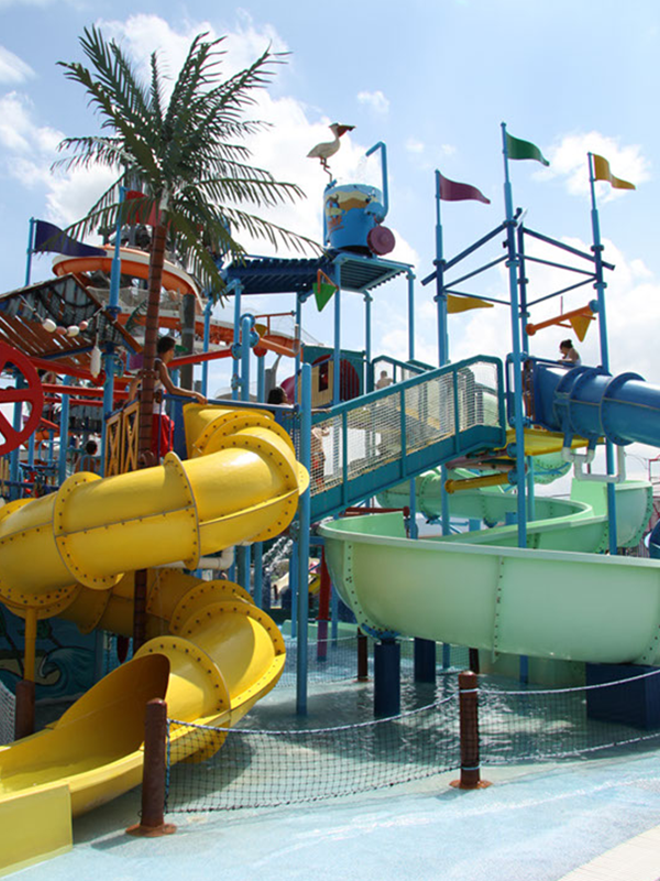 Splash pool from 0″ to 12″ of water with all interactive water play. Children keep using this slide again and again as they body slide down this water slide.